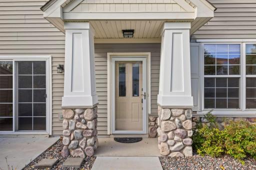 7756 Buttercup Court, Chanhassen, MN 55317