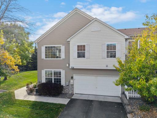 7756 Buttercup Court, Chanhassen, MN 55317