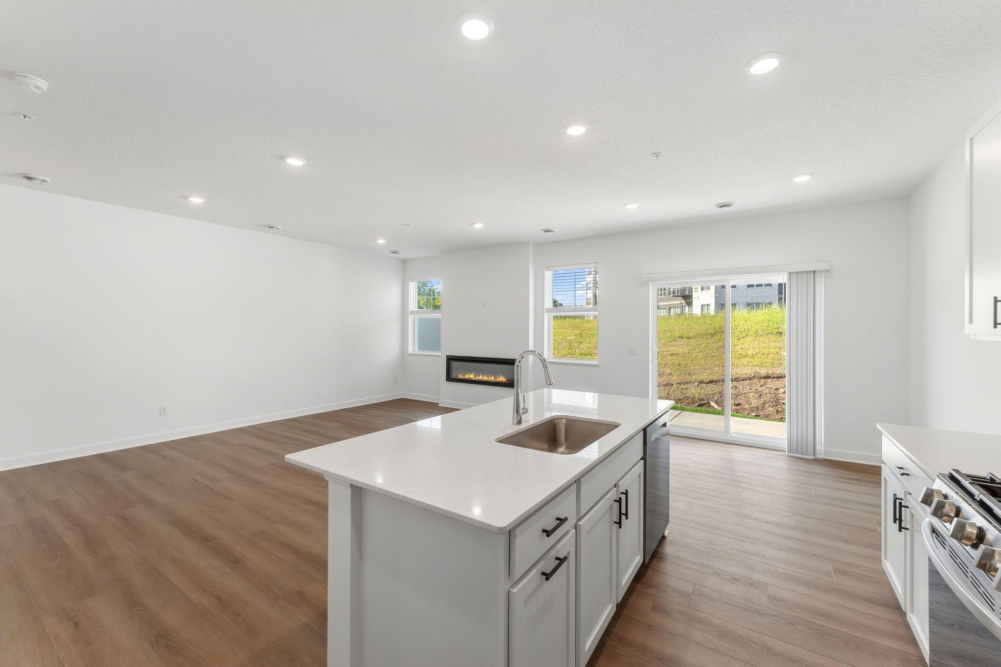 Sharing a convenient layout with the kitchen, the dining room makes it a breeze to serve piping-hot meals straight off the stove and host delicious meals of all sizes on the dinner table.