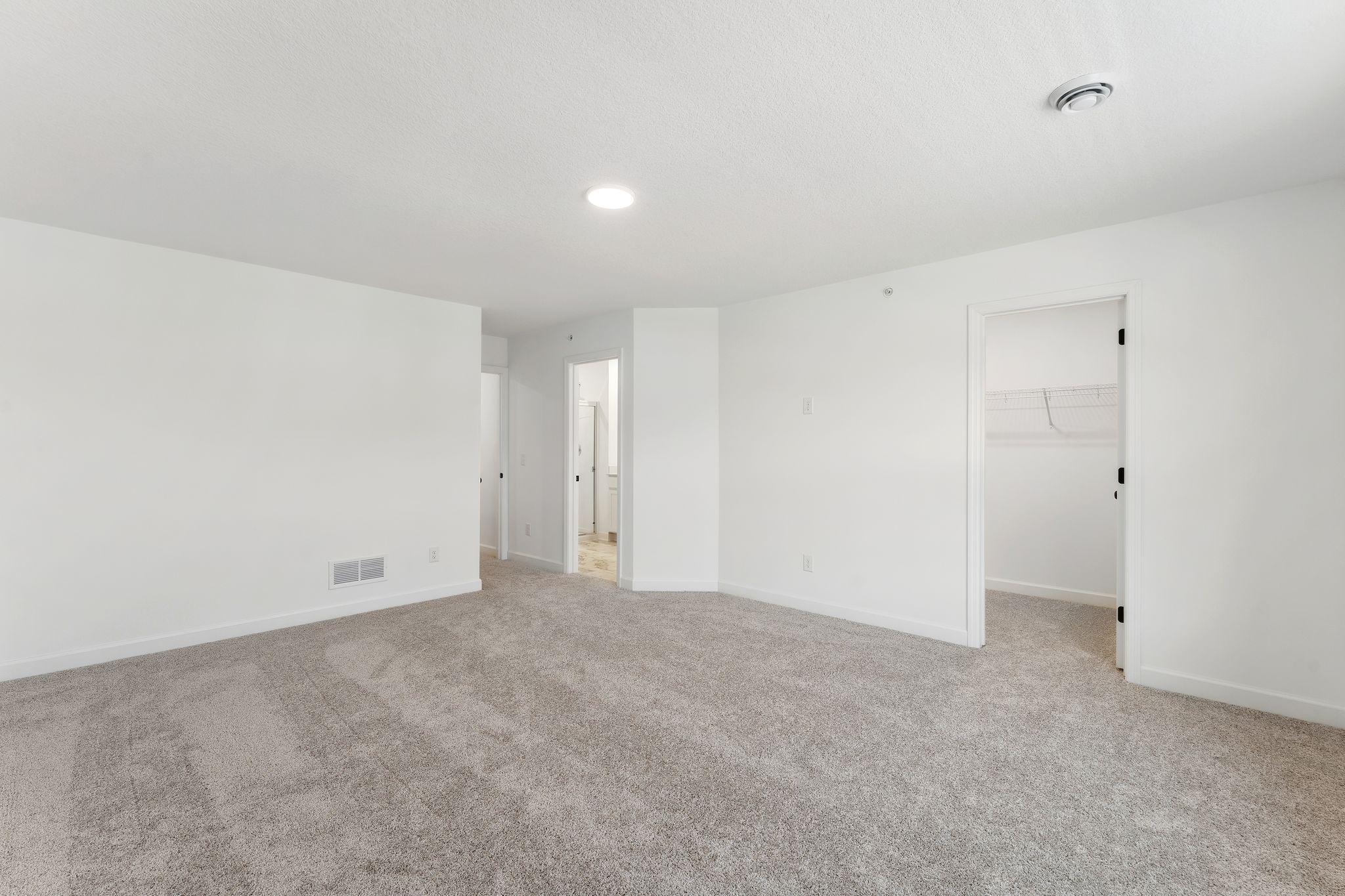 (Photo of a similar home, actual finishes may vary)