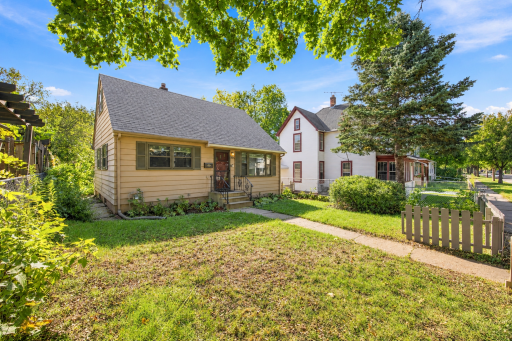 2-web-or-mls-920_Magnolia_Ave_E_Saint_Paul_MN_55106_026.png
