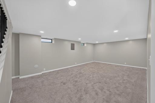 2999 Asbury Street, Roseville, MN 55113