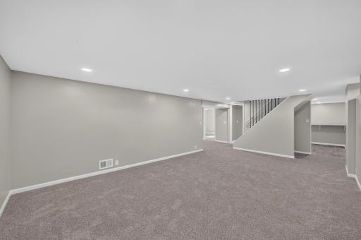 2999 Asbury Street, Roseville, MN 55113