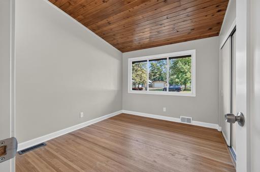 2999 Asbury Street, Roseville, MN 55113