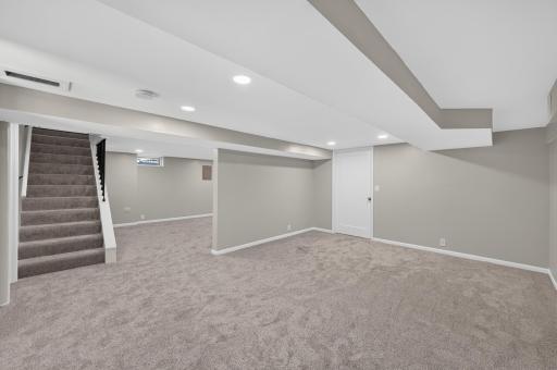 2999 Asbury Street, Roseville, MN 55113