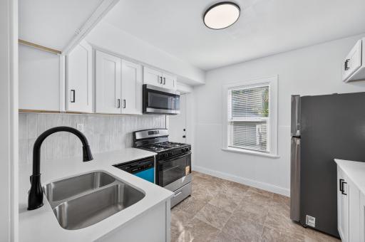 1190 Magnolia Avenue E, Saint Paul, MN 55106