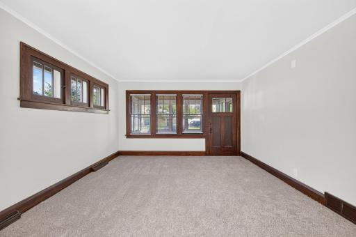 1190 Magnolia Avenue E, Saint Paul, MN 55106