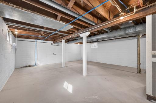 1190 Magnolia Avenue E, Saint Paul, MN 55106