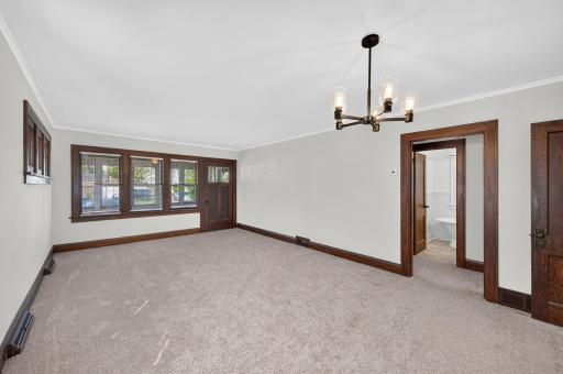 1190 Magnolia Avenue E, Saint Paul, MN 55106