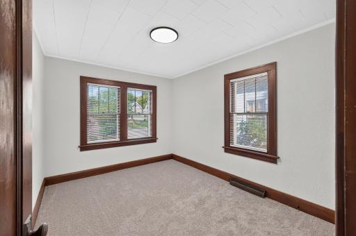 1190 Magnolia Avenue E, Saint Paul, MN 55106