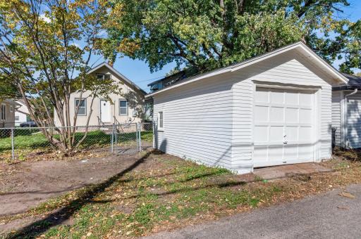 1190 Magnolia Avenue E, Saint Paul, MN 55106