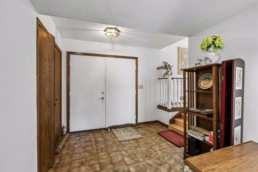 2825 Norwood Lane N, Plymouth, MN 55441