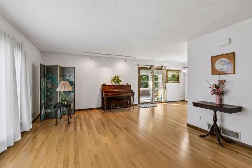 2825 Norwood Lane N, Plymouth, MN 55441