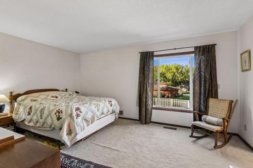 2825 Norwood Lane N, Plymouth, MN 55441