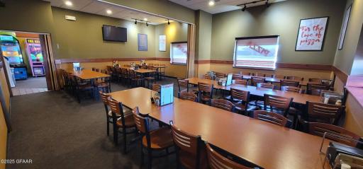 2909 S Washington Street, Grand Forks, ND 58201