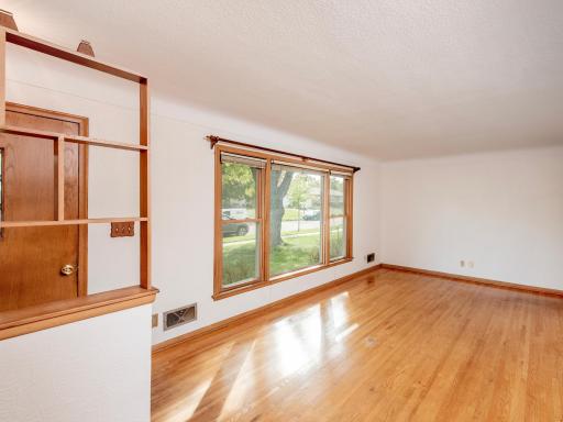 1595 Chamber Street, Saint Paul, MN 55106