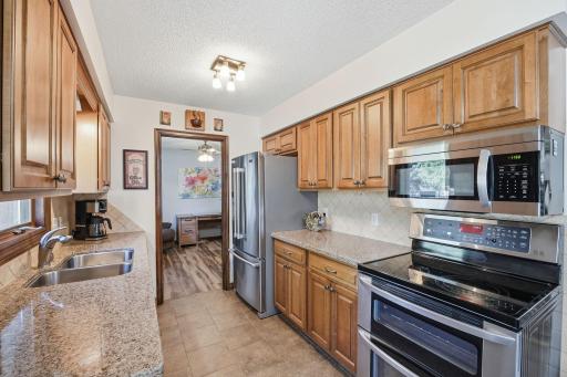 7208 Hartkopf Lane, Brooklyn Park, MN 55428