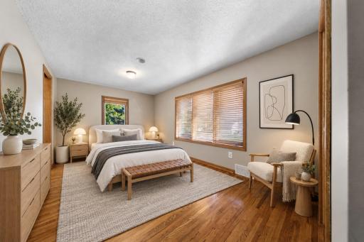 800 Crystal Lake Road E, Burnsville, MN 55306