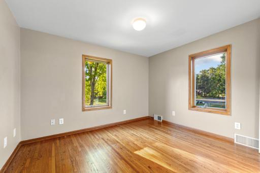 800 Crystal Lake Road E, Burnsville, MN 55306