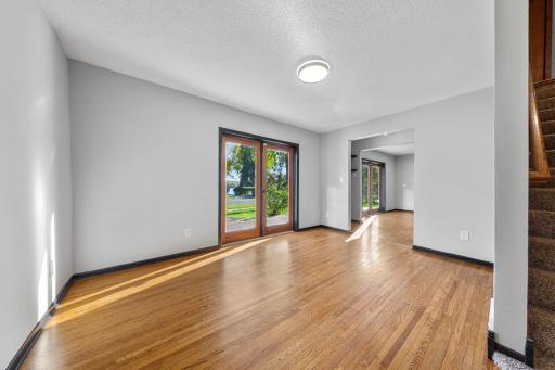 800 Crystal Lake Road E, Burnsville, MN 55306
