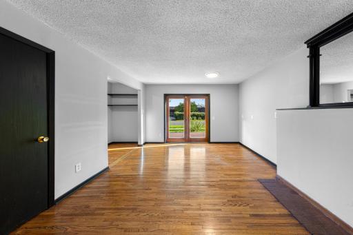 800 Crystal Lake Road E, Burnsville, MN 55306