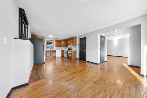 800 Crystal Lake Road E, Burnsville, MN 55306