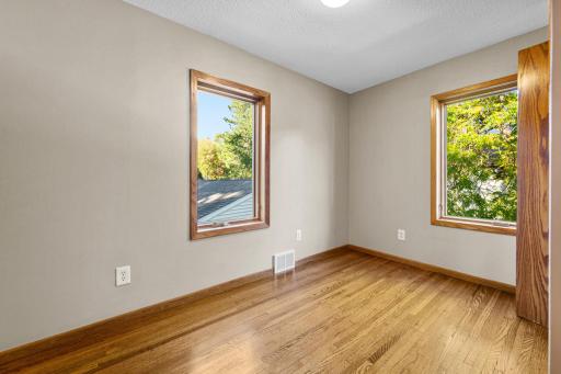 800 Crystal Lake Road E, Burnsville, MN 55306