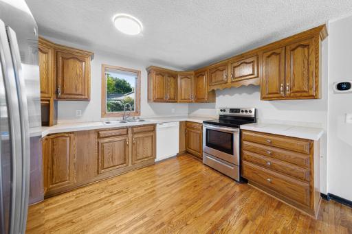 800 Crystal Lake Road E, Burnsville, MN 55306