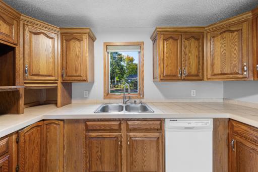 800 Crystal Lake Road E, Burnsville, MN 55306