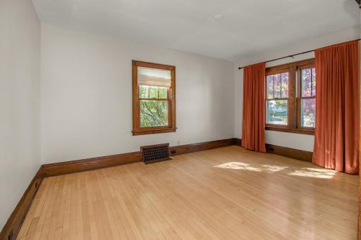 23 W 45th Street, Minneapolis, MN 55419