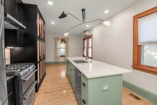 23 W 45th Street, Minneapolis, MN 55419