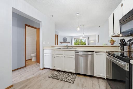 3040 Shields Drive, 104, Eagan, MN 55121