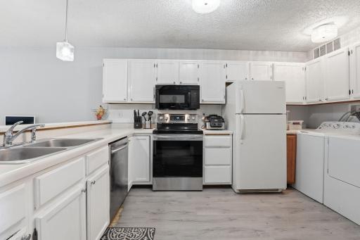 3040 Shields Drive, 104, Eagan, MN 55121