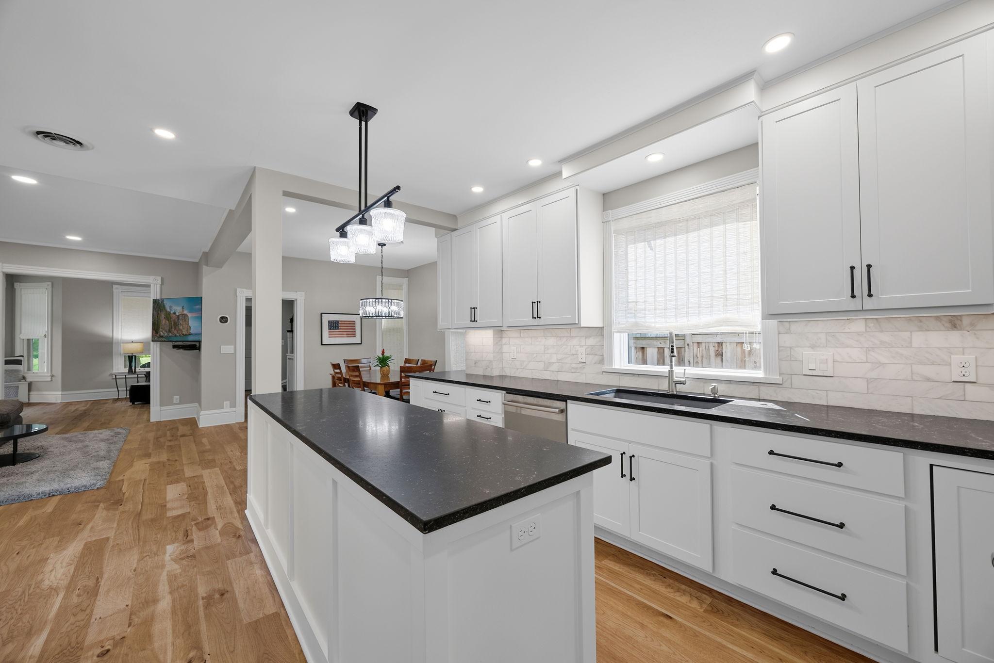A different perspective of the kitchen.