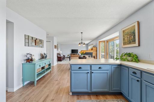 tart your mornings with coffee at the breakfast bar or enjoy casual conversations while preparing your favorite meals.