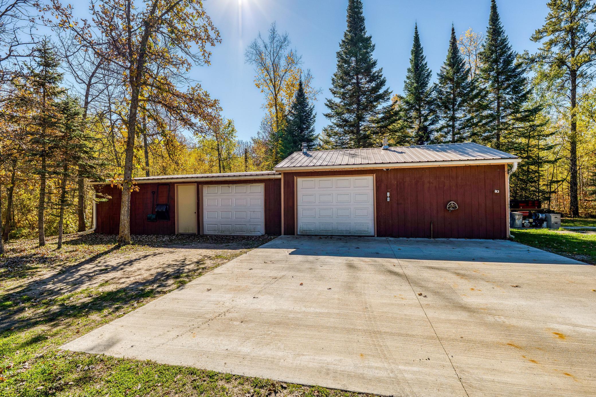 Detached Garage/shop