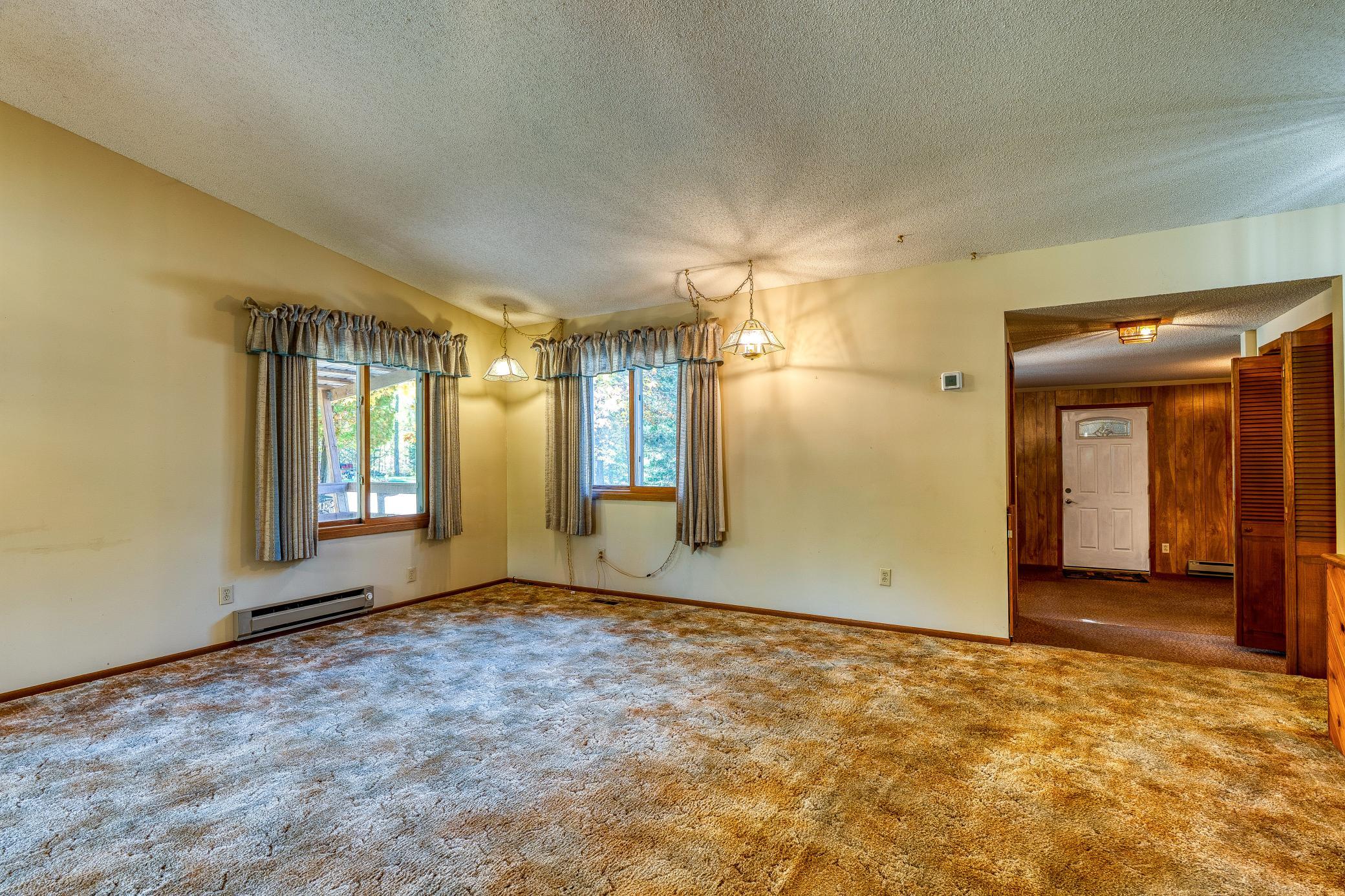Bright Cheery Living room