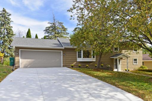 8644 Poplar Bridge Curve, Bloomington, MN 55437