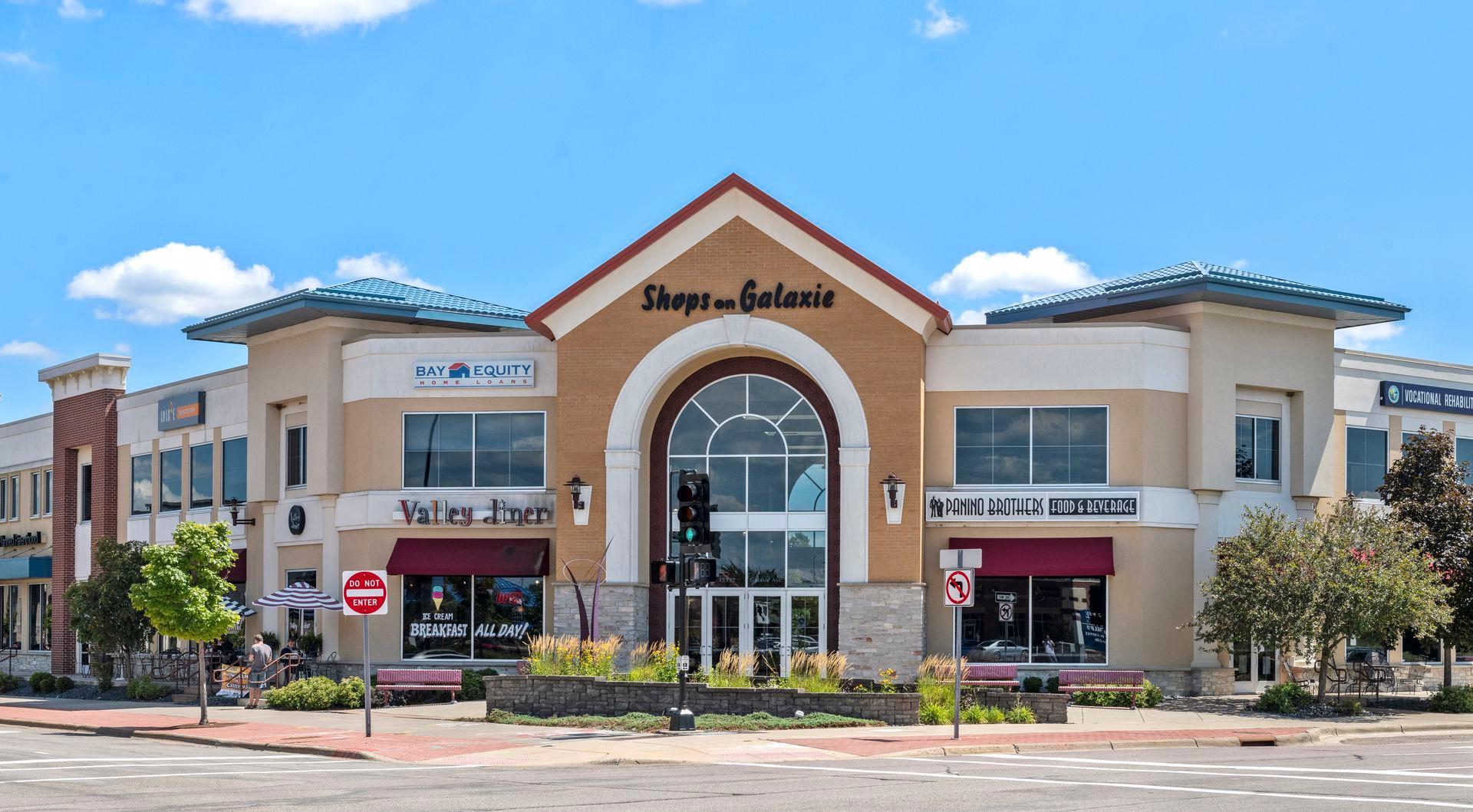 .5 miles froms shops and restaurants
