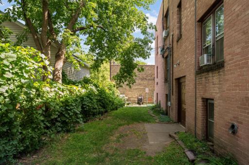 1171 Selby Avenue, Saint Paul, MN 55104