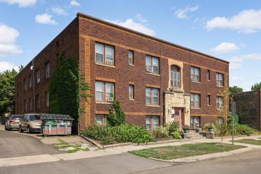 1171 Selby Avenue, Saint Paul, MN 55104