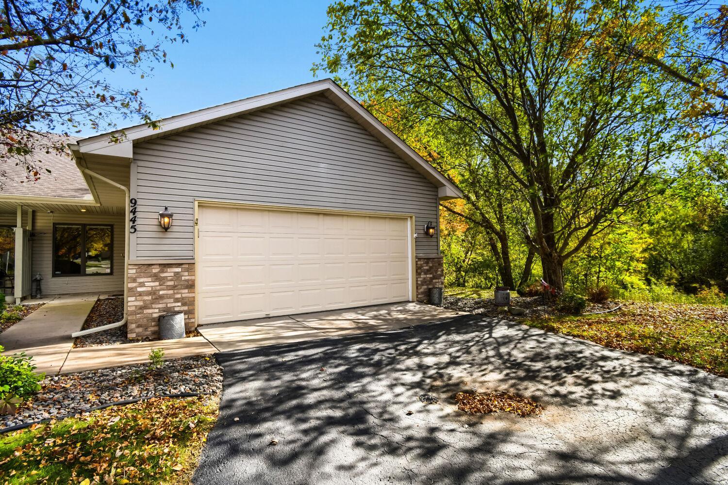 9445 Winslow Chase N - END Unit with amazing views