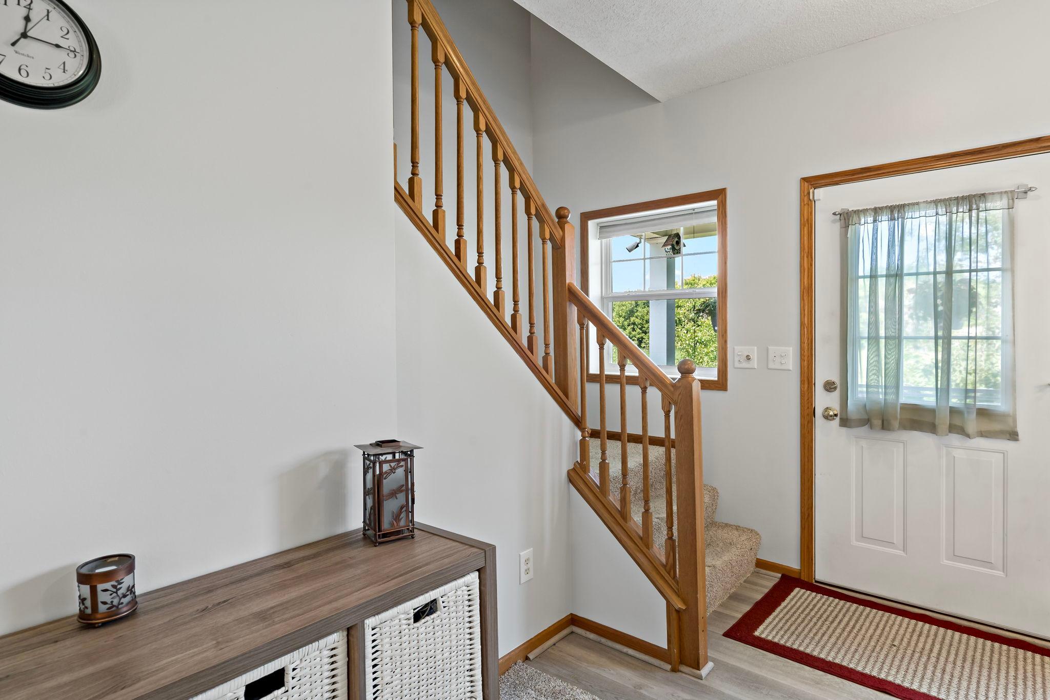 12-web-or-mls-2935 Hemingway Dr Chaska MN_0012.jpg