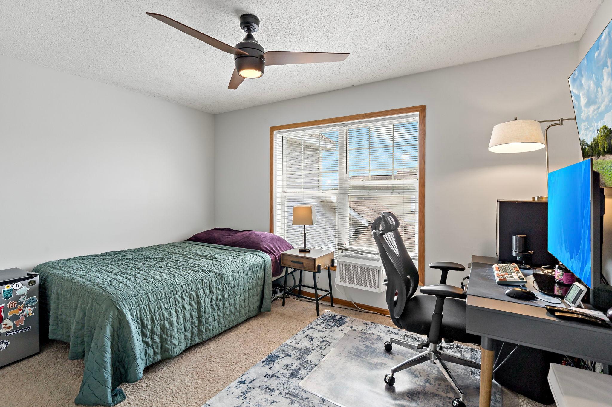 27-web-or-mls-2935 Hemingway Dr Chaska MN_0025.jpg