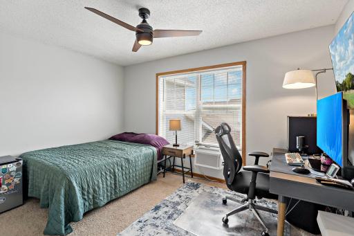 27-web-or-mls-2935 Hemingway Dr Chaska MN_0025.jpg