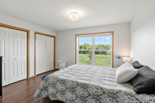 31-web-or-mls-2935 Hemingway Dr Chaska MN_0029.jpg