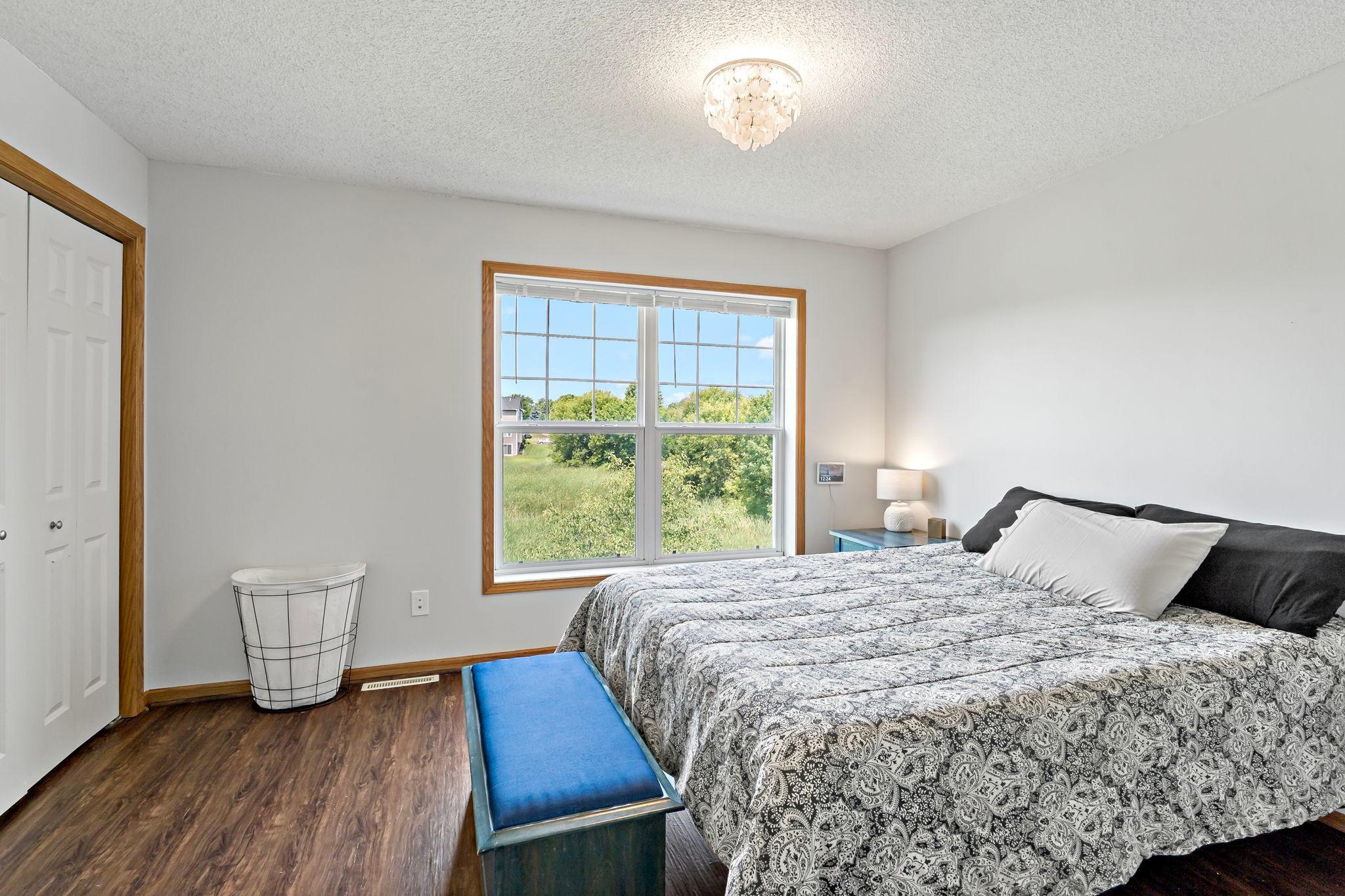 29-web-or-mls-2935 Hemingway Dr Chaska MN_0027.jpg