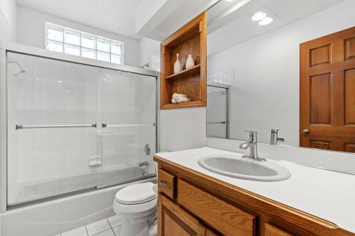 4202 Willow Wood Drive, Vadnais Heights, MN 55127