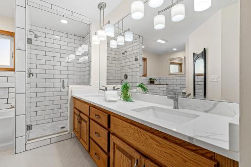 4202 Willow Wood Drive, Vadnais Heights, MN 55127