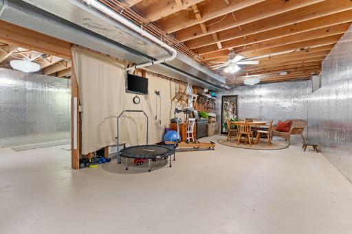 4202 Willow Wood Drive, Vadnais Heights, MN 55127